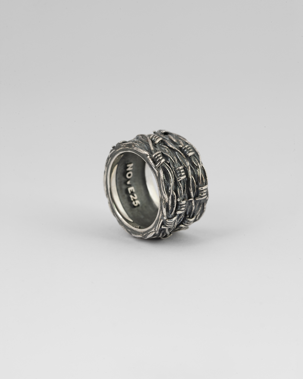 Nove25 ANELLO FASCIA FILO SPINATO Qualità