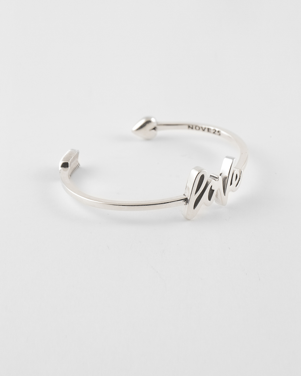Nove25 BRACCIALE RIGIDO IN ARGENTO FRECCIA LOVE Vendita Economica