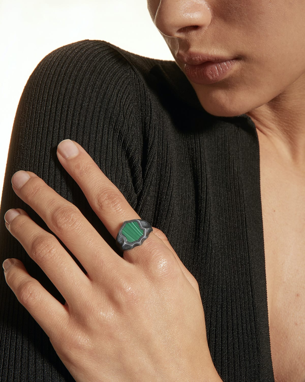 Nove25 ANELLO CHEVALIER SCUDO IN ARGENTO Negozio