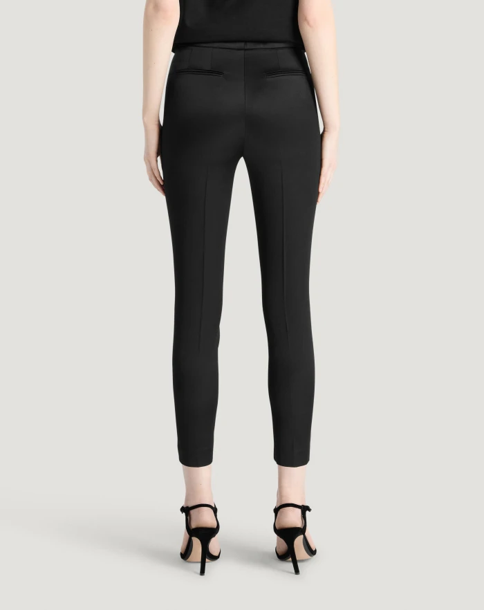 Pantaloni Torino Pantaloni Frida in satin fluido Sottocosto