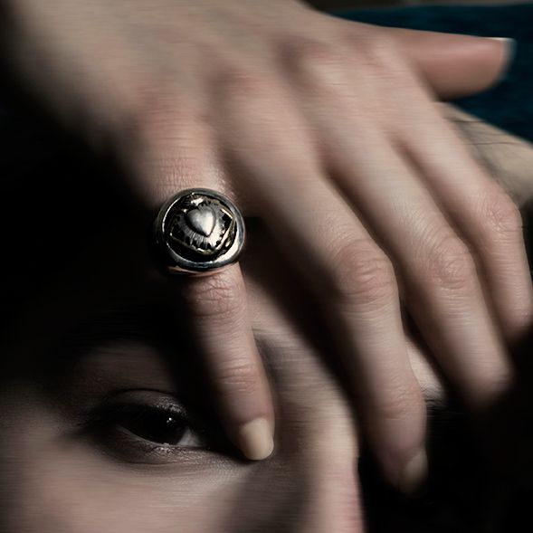 Paola Grande Gioielli CUORE SACRO Anello da mignolo 'Cuore Sacro' Presa