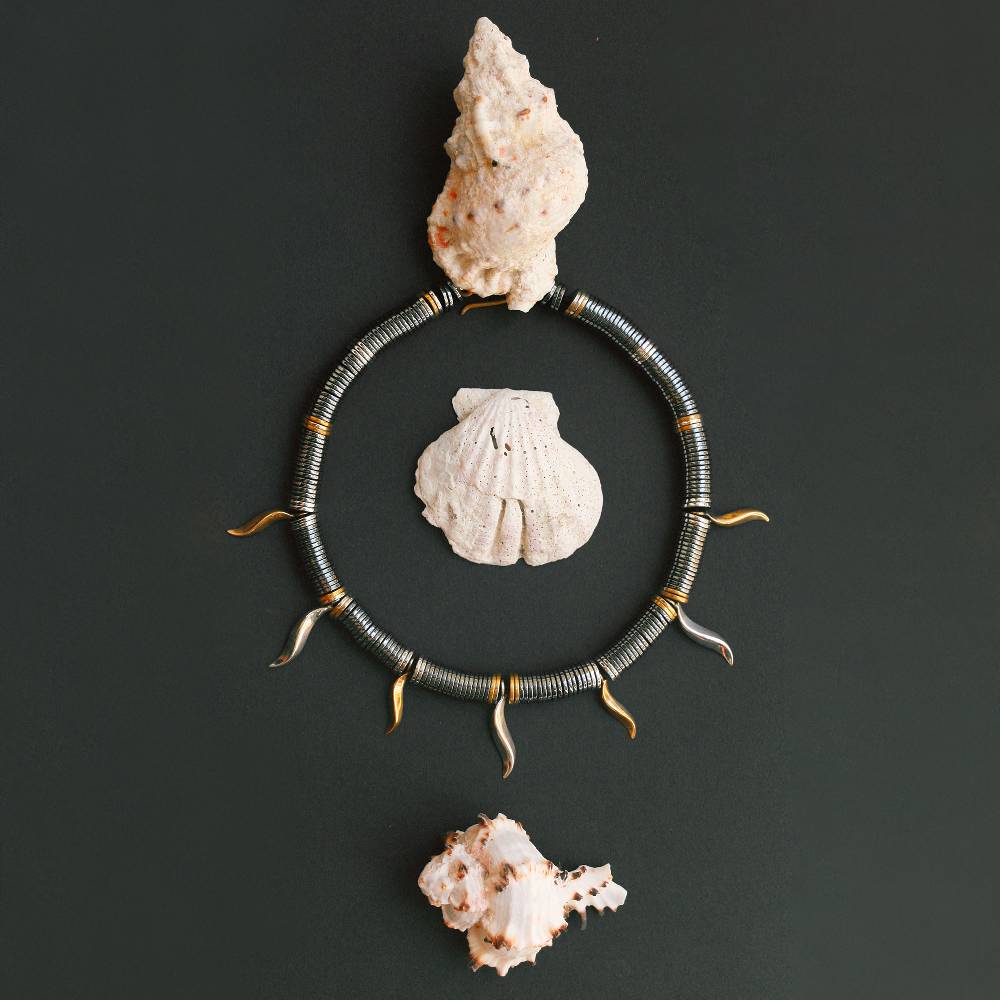 Paola Grande Gioielli FLAME Collana girocollo con dischi in ematite 2025