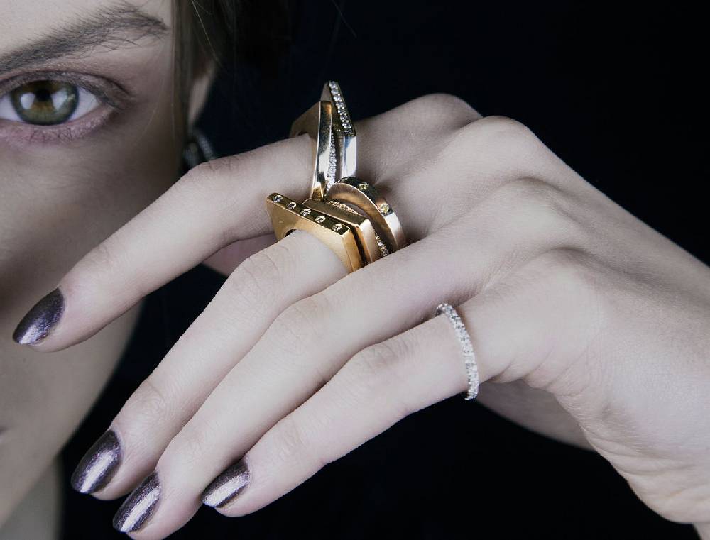 Paola Grande Gioielli CONGIUNZIONI Anello 'Congiunzioni' tondo con pietre Outlet