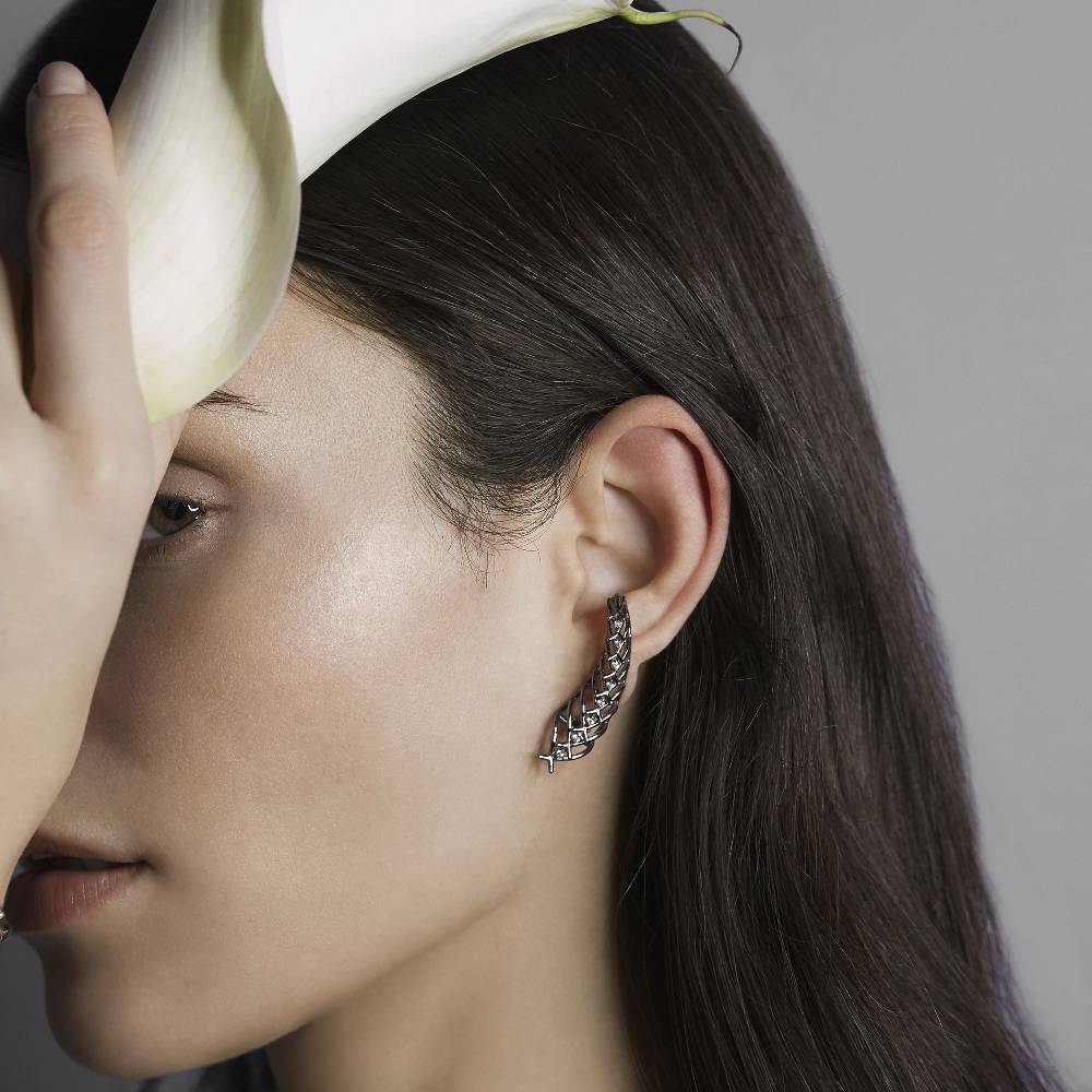 Paola Grande Gioielli SPINAE Orecchini 'Cornucopia' neri Negozio
