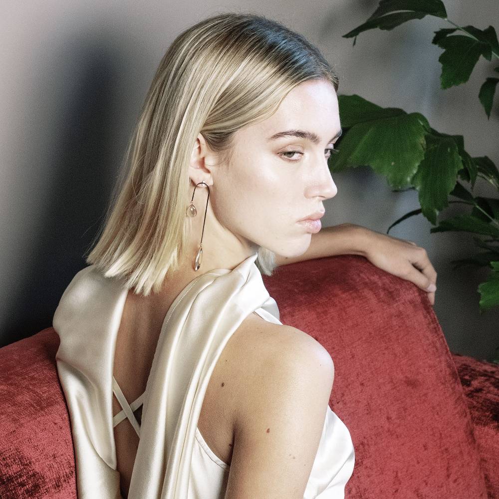 Paola Grande Gioielli AURUM Orecchini amo curvo lungo Acquista Ora