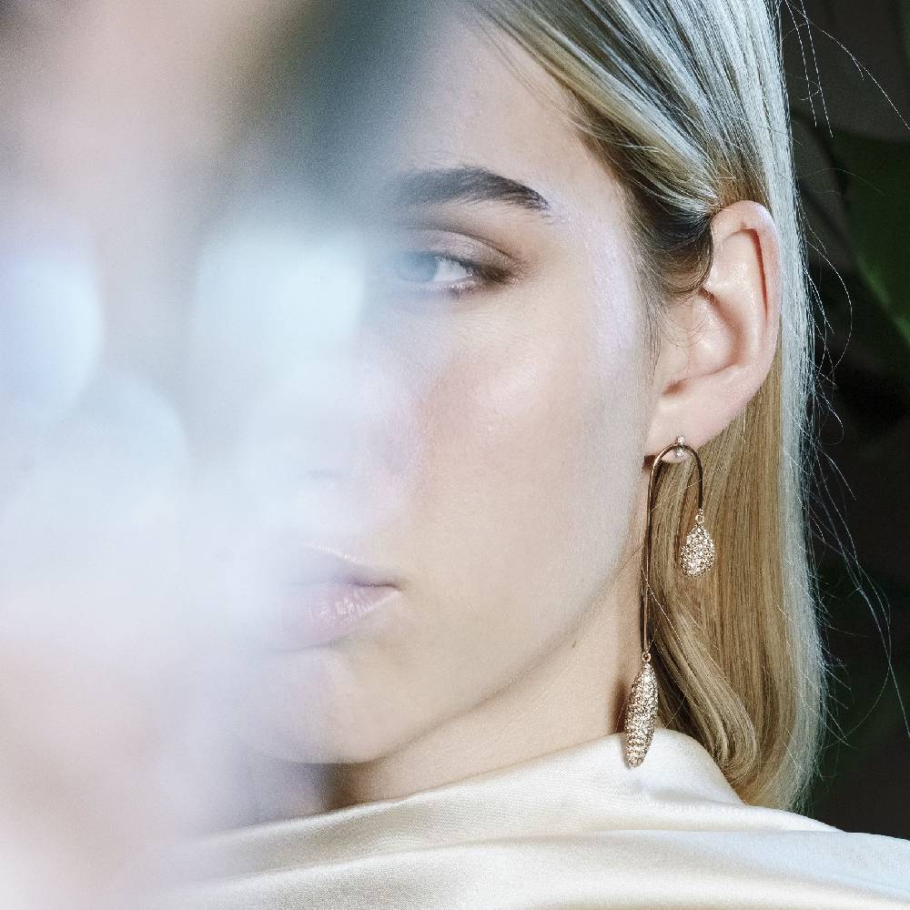 Paola Grande Gioielli AURUM Amo curvo con pavé diamanti Consegna Veloce