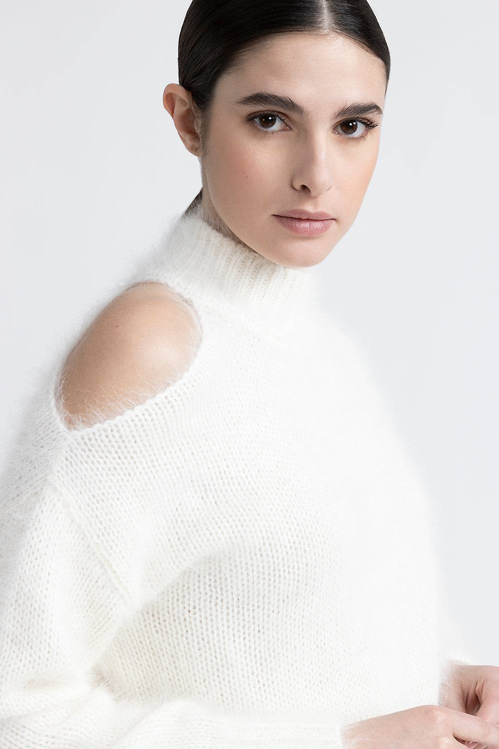 Peserico Maglia in lana d'angora con oblò sulla spalla Offerta