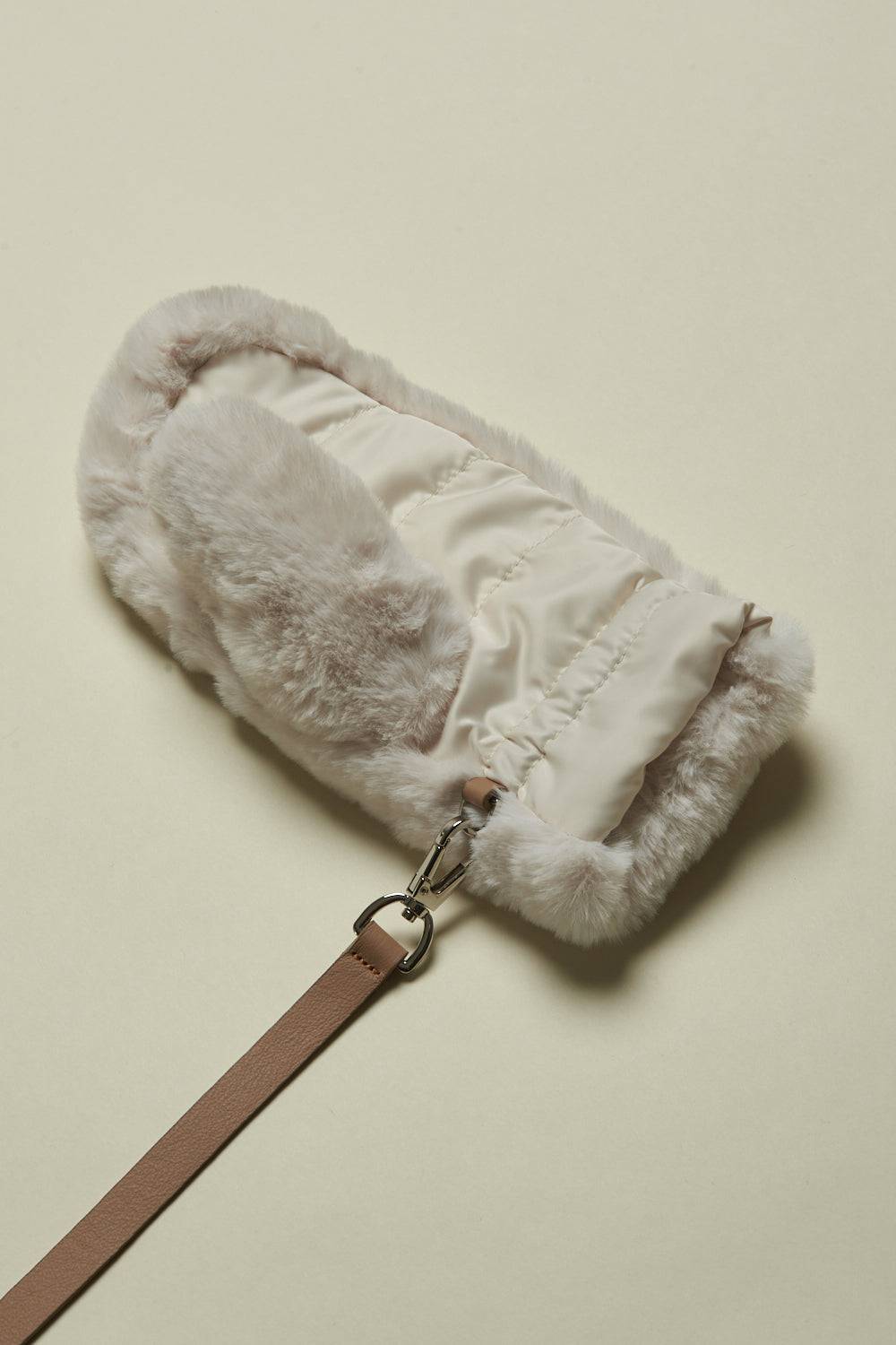 Peserico Guanto muffola in eco-pelliccia e nylon Presa