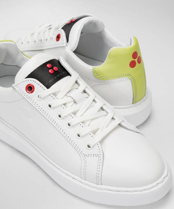 Peuterey Sneaker in pelle con logo goffrato 2025
