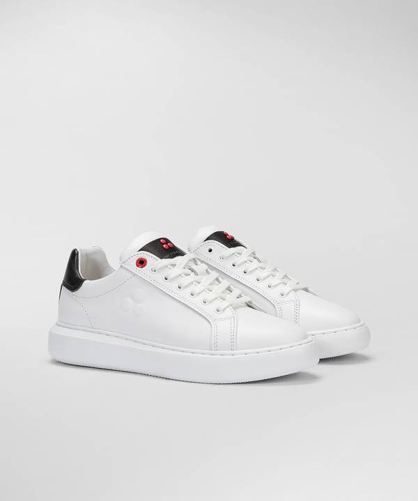 Peuterey Sneaker in pelle con logo goffrato Acquista Ora