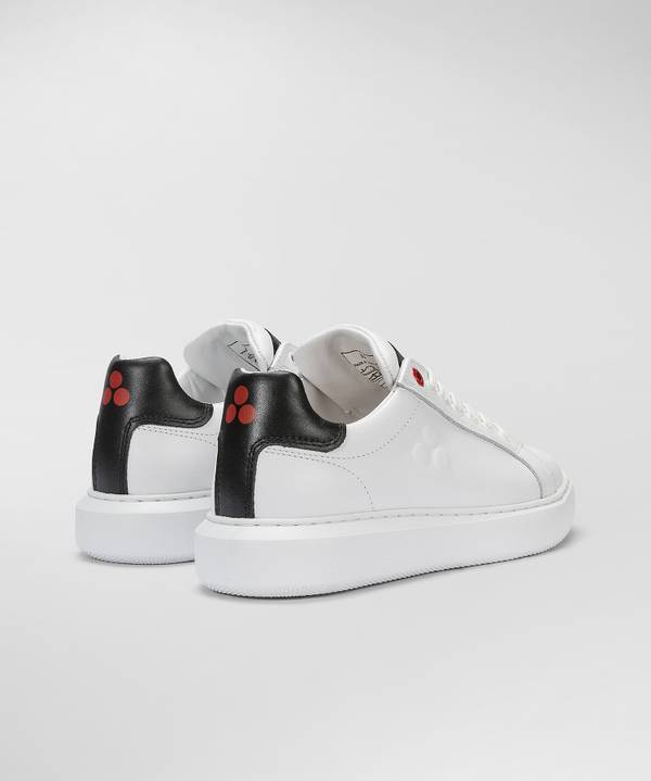 Peuterey Sneaker in pelle con logo goffrato Acquista Ora