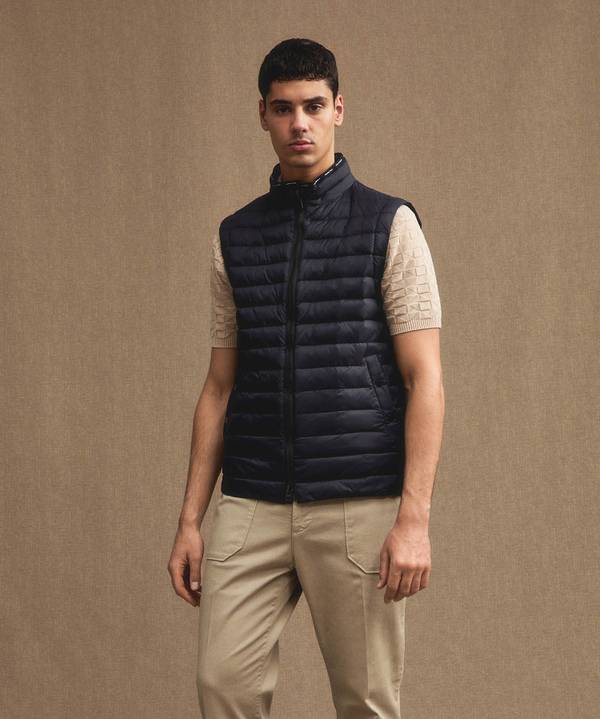 Peuterey Gilet imbottito superleggero e semilucido Acquista Ora