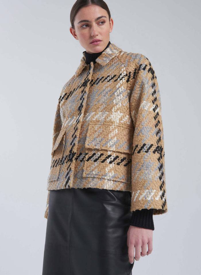 Lorena Antoniazzi CABAN IN MOHAIR E LANA Fino Al -60%