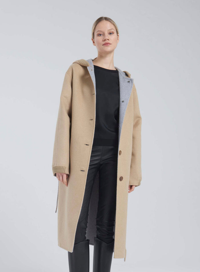 Lorena Antoniazzi CAPPOTTO IN LANA E ANGORA CON CAPPUCCIO Prezzo Ridotto