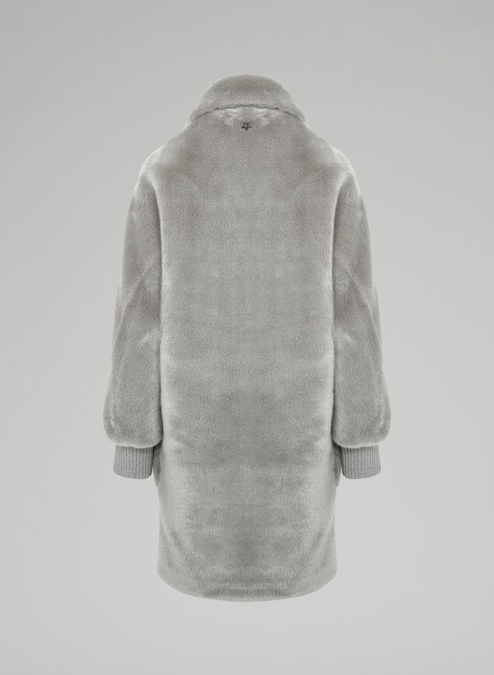 Lorena Antoniazzi CAPPOTTO IN ECOFUR Presa
