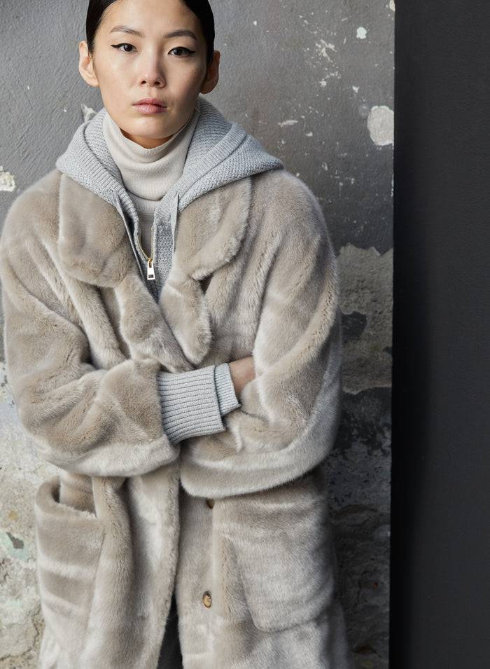 Lorena Antoniazzi CAPPOTTO IN ECOFUR Presa