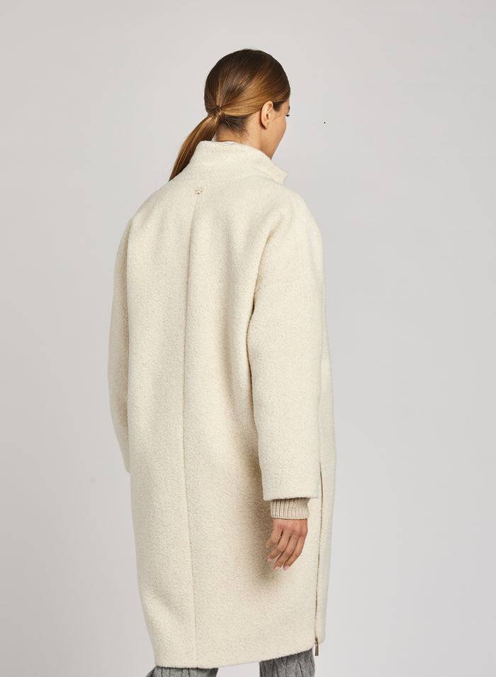 Lorena Antoniazzi CAPPOTTO BOUCLE' IN ALPACA Saldi Di Fabbrica