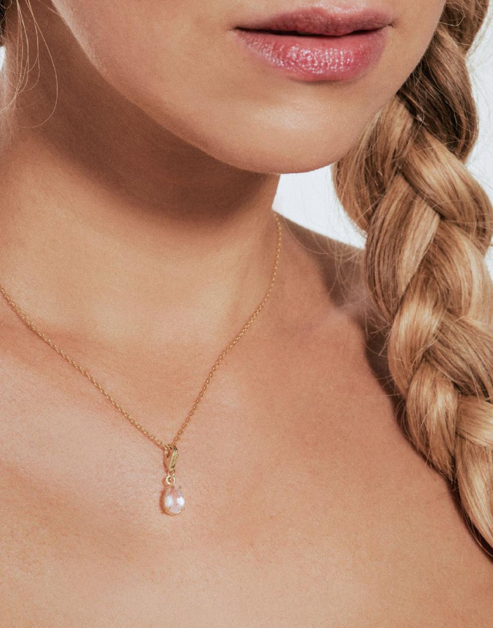 Thais Bernardes Ciondolo Charm Quarzo Rosa In Linea