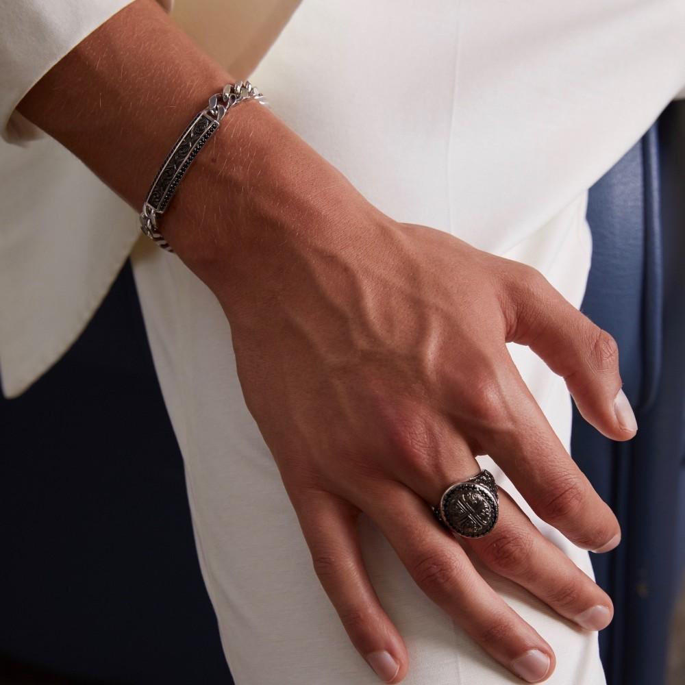 Zancan Bracciale Zancan in argento a grumetta con targa e pietre nere Pezzi Unici