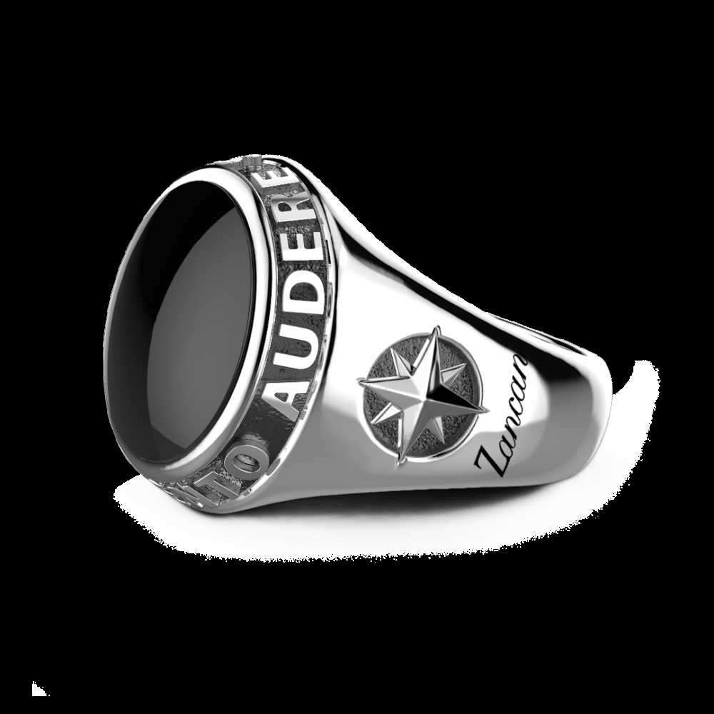 Zancan Anello Zancan in argento con onice nera e scritta in latino Promozione